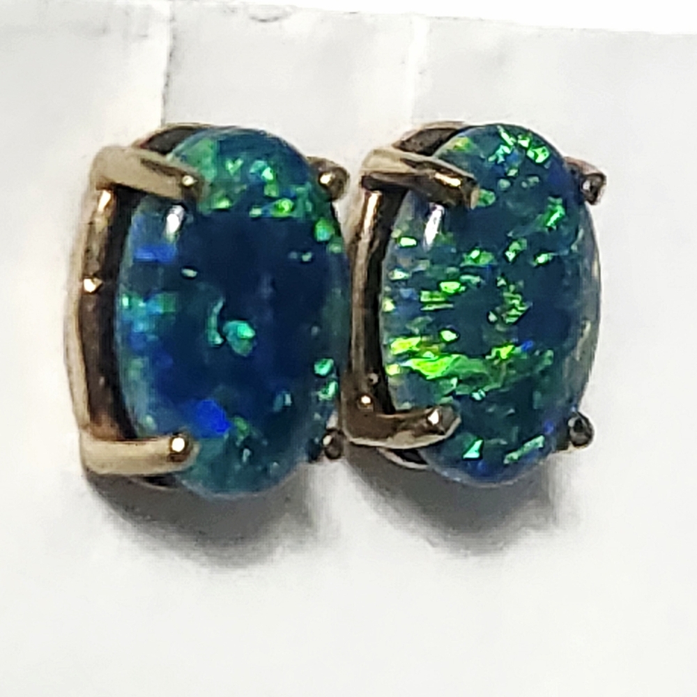 Opal Gold Stud Oval Solitaire Earrings Cabochon 8x6 mm - Picture 10 of 15